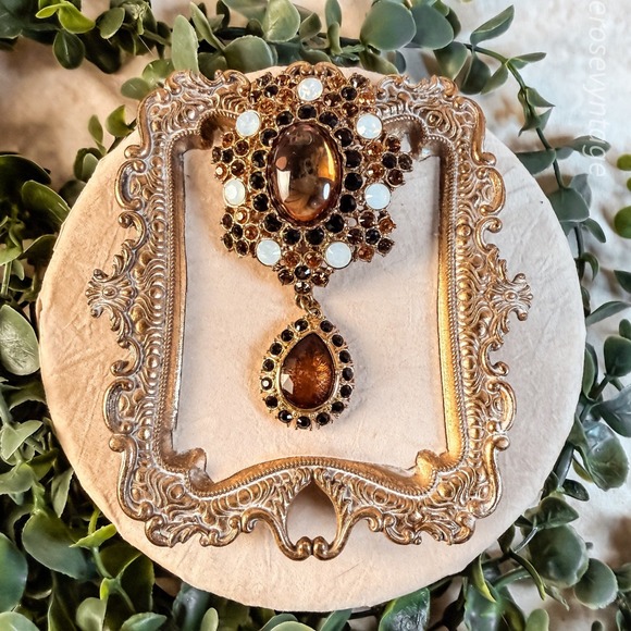 Jewelry - Multi Color Stone with Lucite Cabochon Brooch